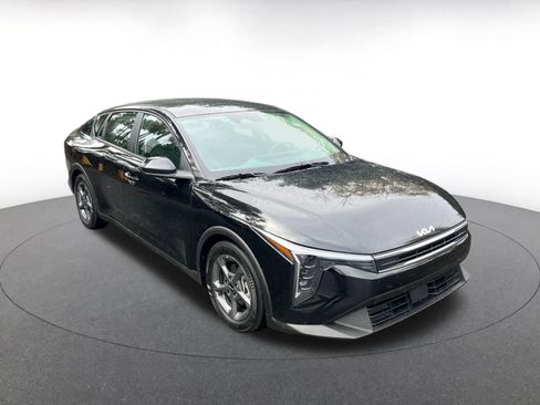 Used 2025 Kia K4 LXS image 1