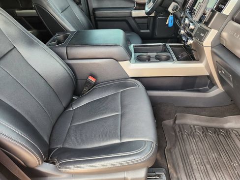 Used 2022 Ford F250 Lariat w/ Lariat Value Package AWD/4WD image 14
