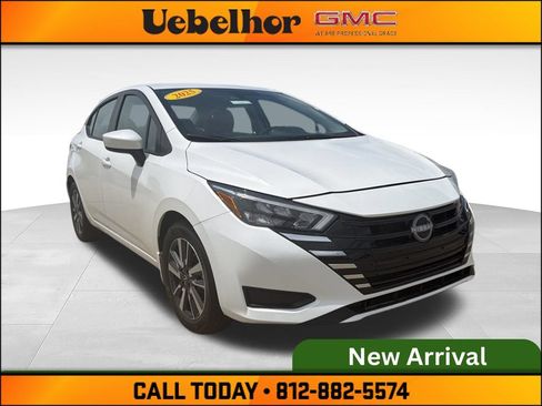 Used 2025 Nissan Versa SV w/ Trunk Package FWD image 1