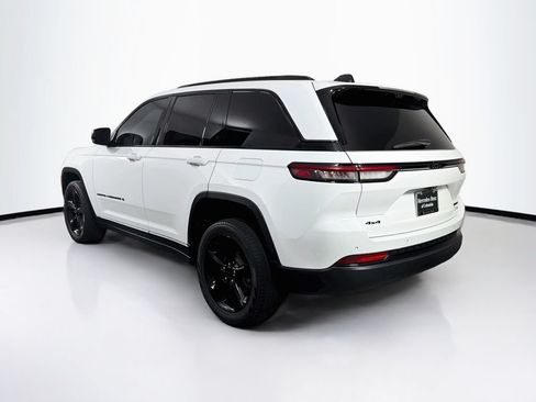 Used 2023 Jeep Grand Cherokee Limited w/ Luxury Tech Group II AWD/4WD image 5