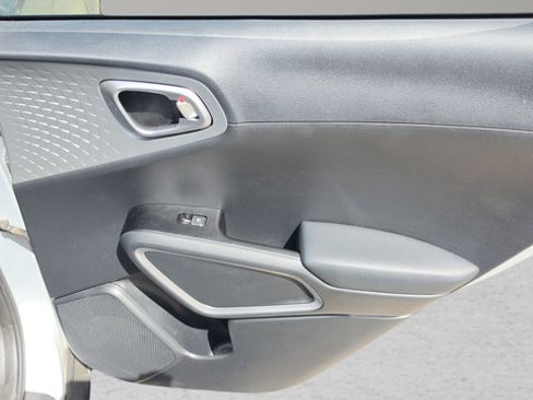Used 2021 Kia Soul LX FWD image 28