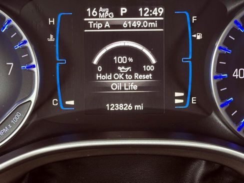 Used 2017 Chrysler Pacifica Touring-L image 16