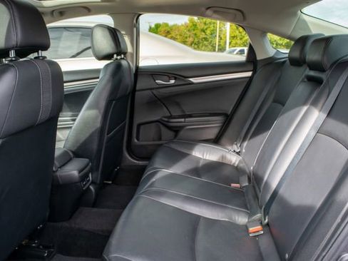Used 2019 Honda Civic Touring image 20