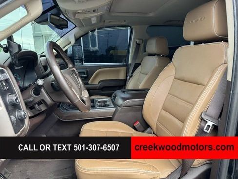 Used 2017 GMC Sierra 2500 Denali w/ Duramax Plus Package AWD/4WD image 9