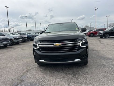 Used 2024 Chevrolet Suburban LT RWD image 8