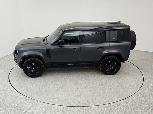 Certified 2023 Land Rover Defender 110 image 38