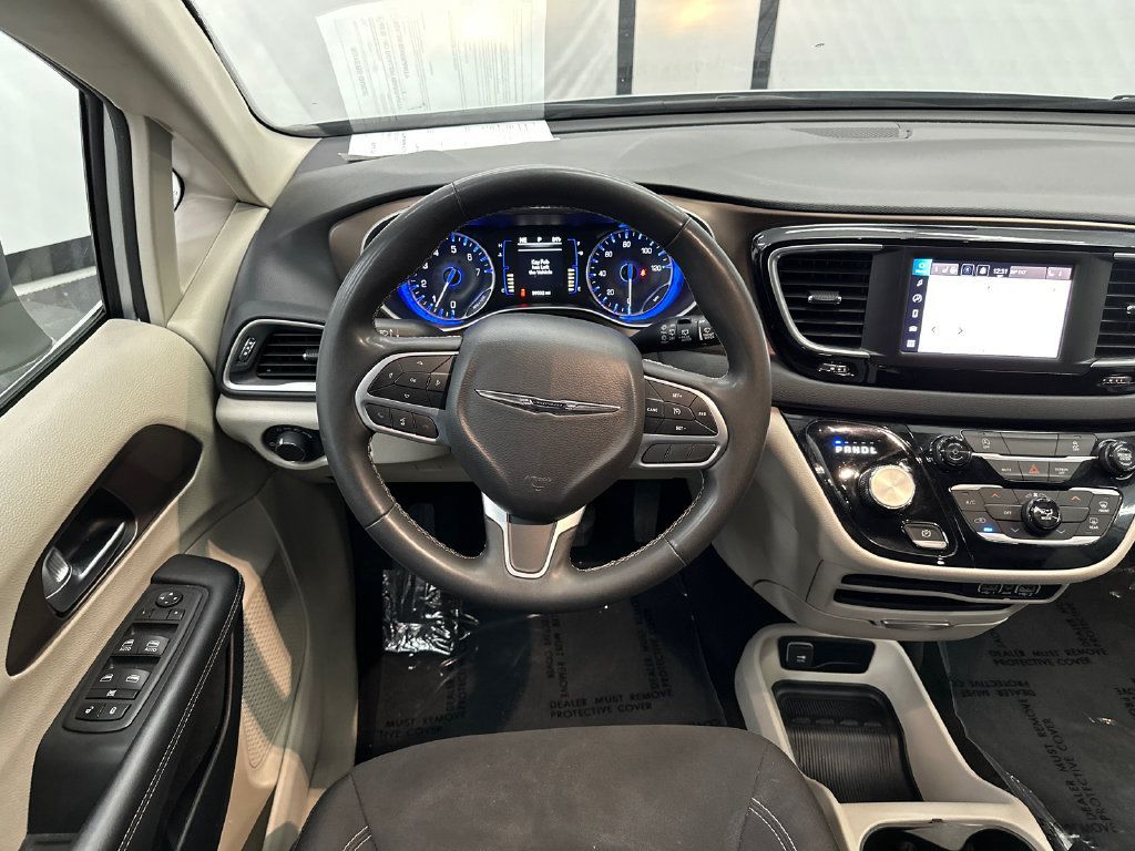 Used 2023 Chrysler Voyager LX FWD image 24