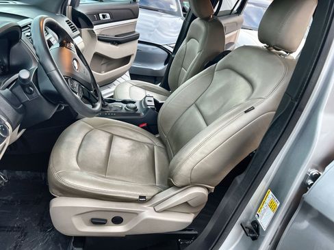 Certified 2019 Ford Explorer 4WD w/ Class III Trailer Tow Package image 13