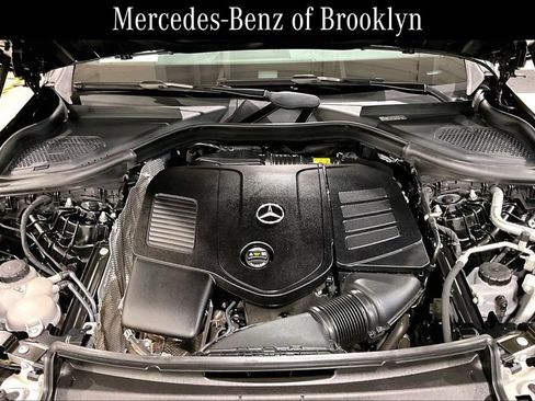 Used 2023 Mercedes-Benz GLC 300 4MATIC image 29