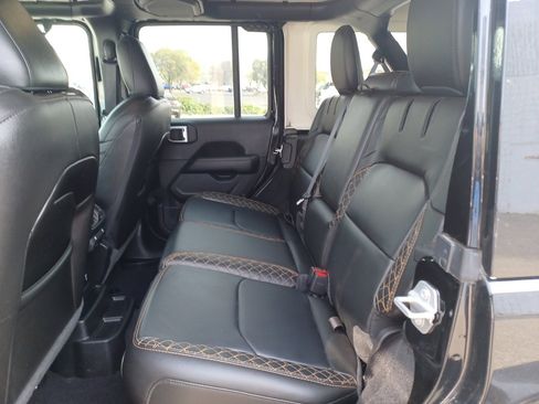 Used 2022 Jeep Wrangler Unlimited Sahara image 7