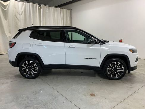 Used 2024 Jeep Compass Limited AWD/4WD image 11