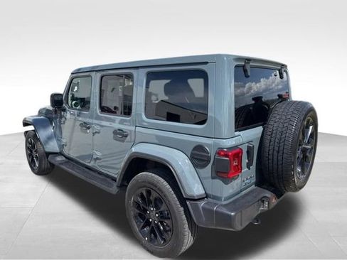 Used 2025 Jeep Wrangler Unlimited Sahara image 6