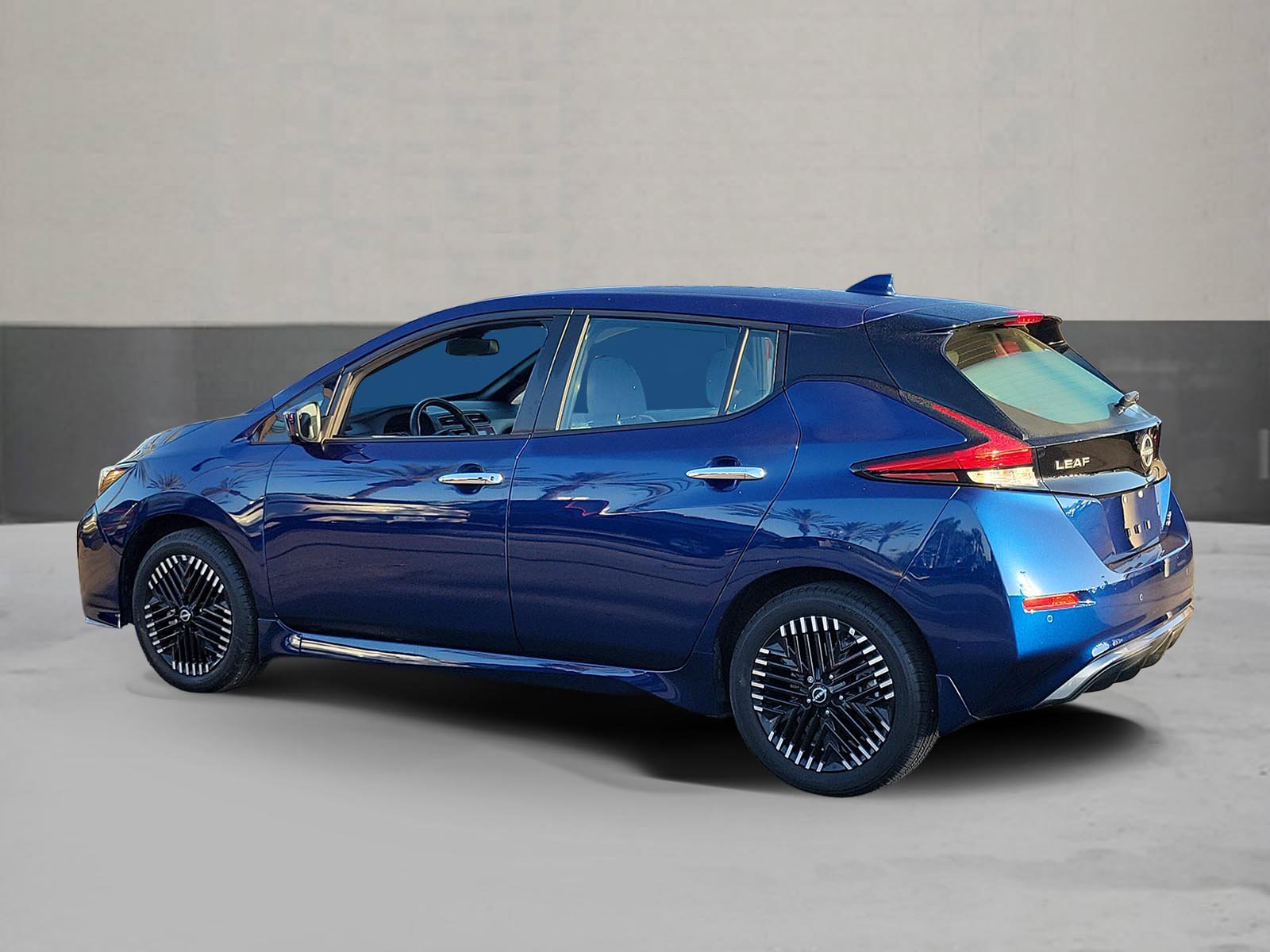 Used 2025 Nissan Leaf SV Plus FWD image 4