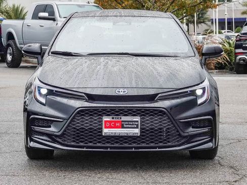 Used 2025 Toyota Corolla SE image 2