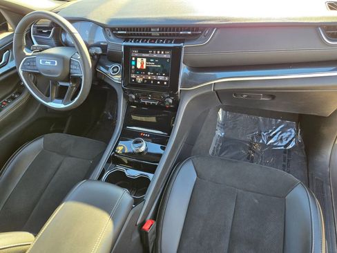 Used 2023 Jeep Grand Cherokee L Laredo image 17