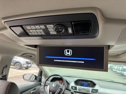 Used 2014 Honda Odyssey Touring Elite image 34