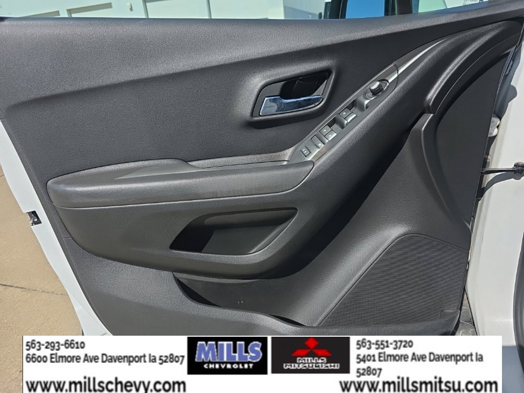 Used 2020 Chevrolet Trax LT w/ LT Convenience Package FWD image 14