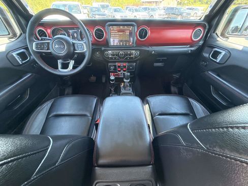 Certified 2023 Jeep Gladiator Rubicon w/ Cold Weather Group AWD/4WD image 17