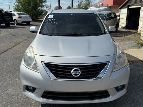 Used 2012 Nissan Versa SL image 2