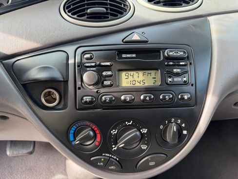 Used 2003 Ford Focus LX image 31