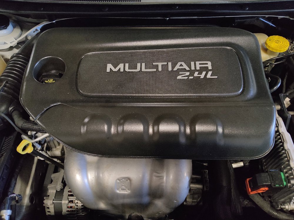 Used 2016 Chrysler 200 Limited FWD image 30