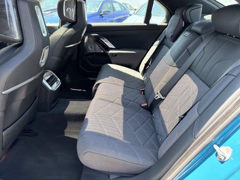 Used 2025 BMW i7 M70 AWD/4WD image 13