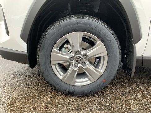 New 2025 Toyota RAV4 XLE image 31