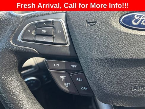 Used 2017 Ford Focus SE FWD image 6
