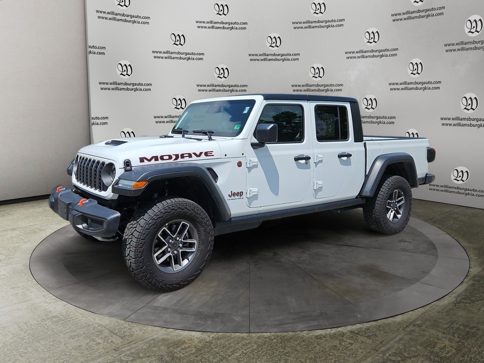 Used 2026 Jeep Gladiator Mojave AWD/4WD image 1