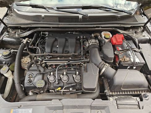 Used 2018 Ford Taurus SEL w/ Equipment Group 201A image 28