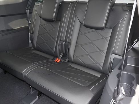 Certified 2026 Volkswagen Atlas SE FWD image 16