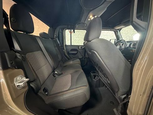 Used 2020 Jeep Gladiator Mojave AWD/4WD image 12