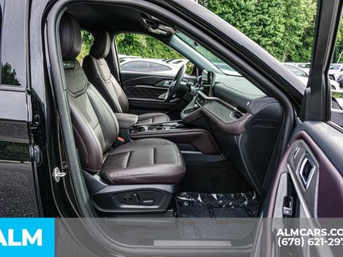Used 2026 Ford Explorer Platinum w/ LUX Leather Package AWD/4WD image 24