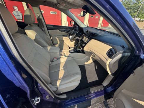 Used 2017 Nissan Rogue SL w/ SL Premium Package AWD/4WD image 29