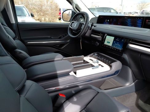 New 2026 Lincoln Navigator L Premier image 31