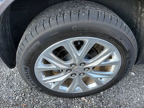 Used 2019 Cadillac XT5 FWD image 14