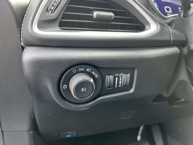 New 2026 Chrysler Pacifica Select w/ S Appearance Package FWD image 11