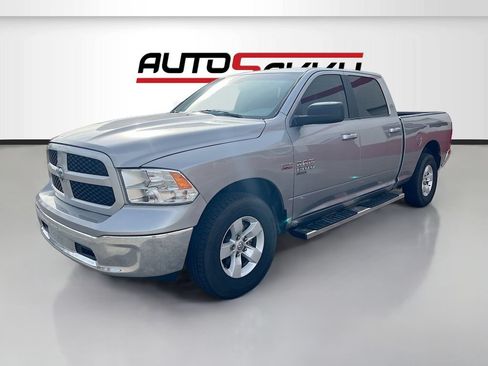 Used 2020 RAM 1500 Classic SLT AWD/4WD image 3