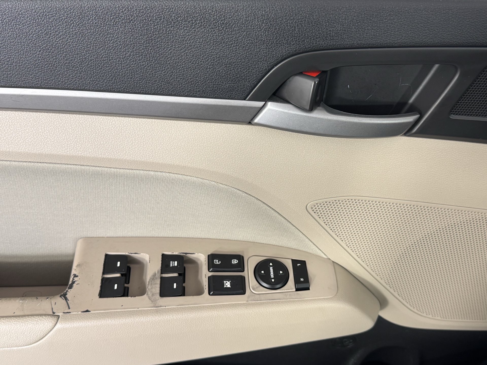 Used 2017 Hyundai Elantra SE FWD image 12