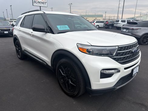 Used 2021 Ford Explorer XLT w/ Equipment Group 202A AWD/4WD image 4