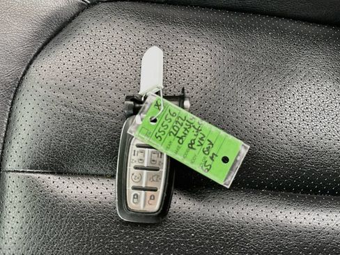 Used 2022 Chrysler Pacifica Touring-L FWD image 32