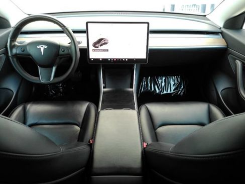 Used 2020 Tesla Model 3 Standard Range Plus RWD image 3