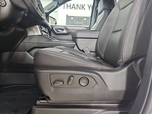 Used 2023 Chevrolet Suburban Z71 w/ Luxury Package AWD/4WD image 37