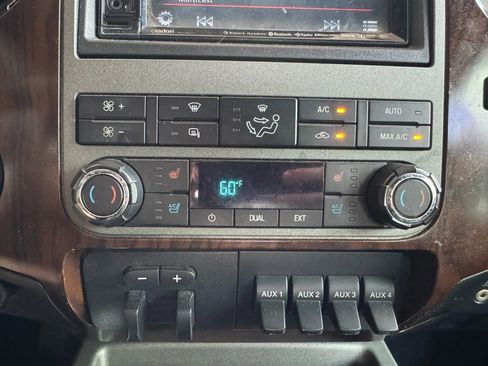 Used 2011 Ford F250 Lariat w/ Lariat Interior Pkg image 24