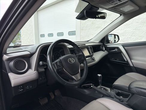 Used 2017 Toyota RAV4 Limited AWD/4WD image 9
