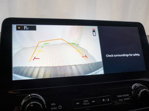 Used 2021 Nissan Armada SV w/ SV Appearance Package image 16