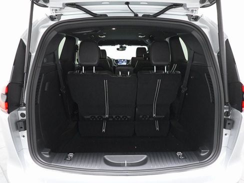 New 2026 Chrysler Pacifica Select w/ S Appearance Package FWD image 28