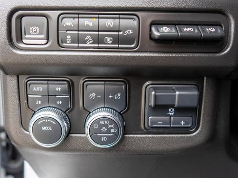 Used 2022 GMC Yukon AT4 w/ Technology Package image 20