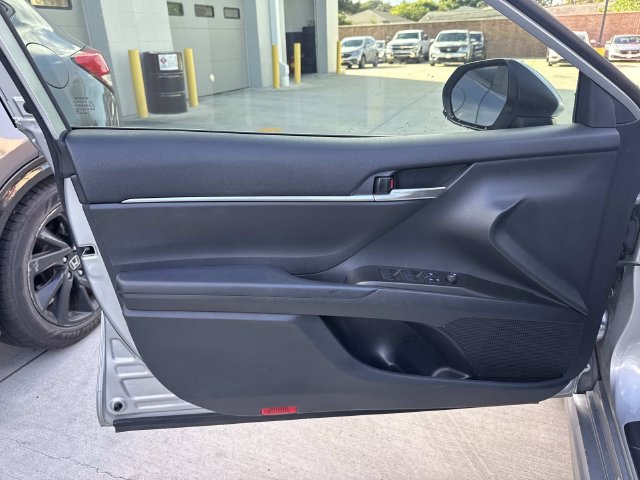 Used 2021 Toyota Camry SE FWD image 18