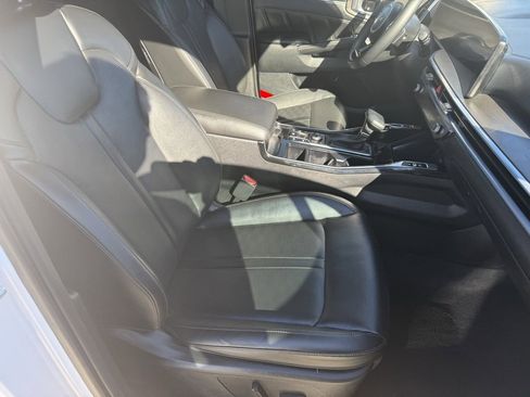 Used 2024 Kia Sorento SX image 41